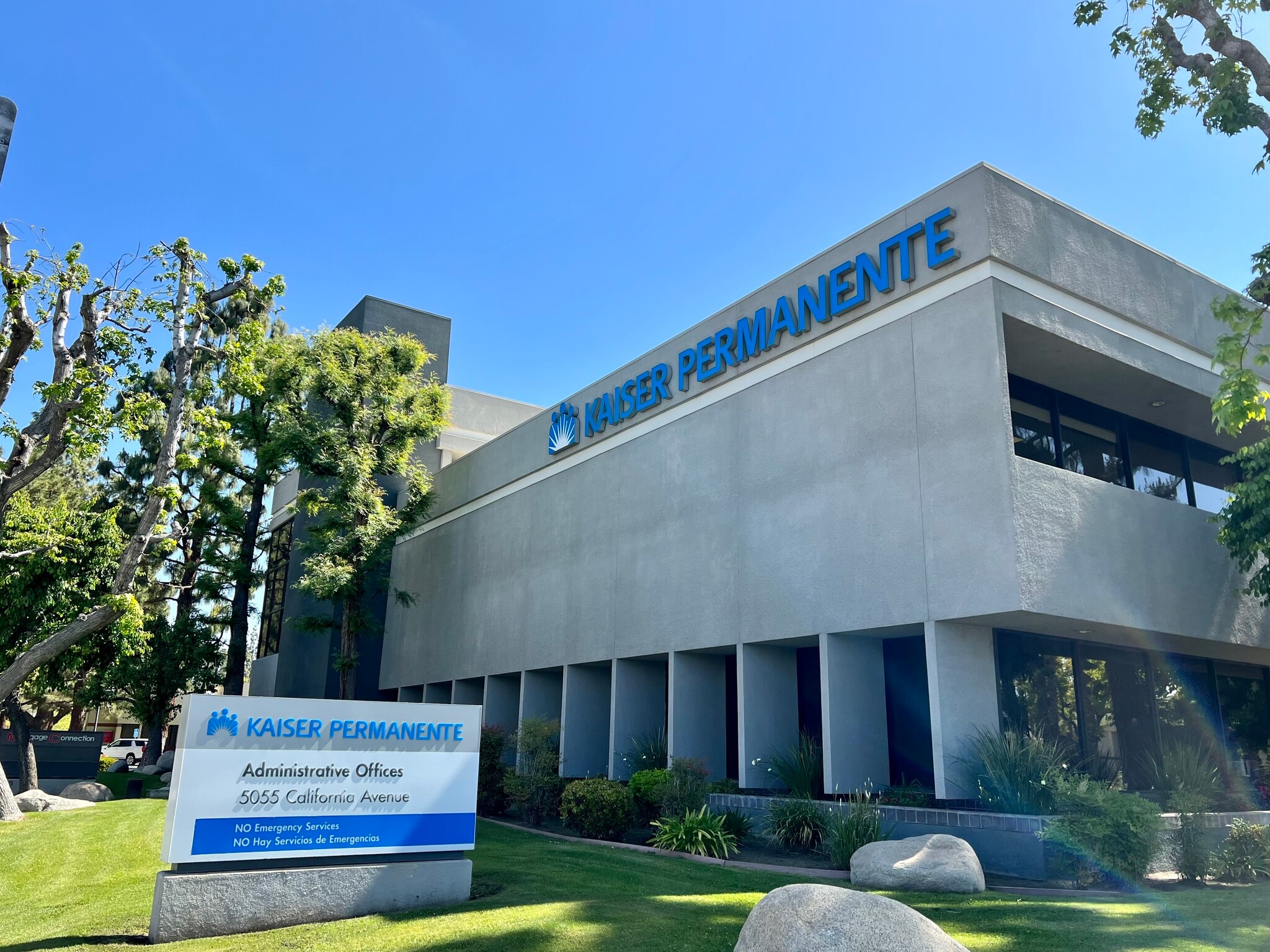 5055 California Ave, Bakersfield, CA for Sale