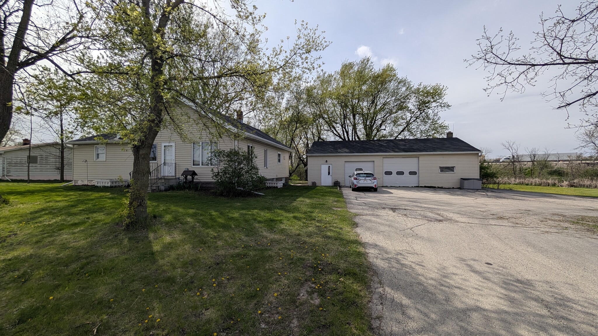1251 Maloney Rd, Kaukauna, WI for Sale