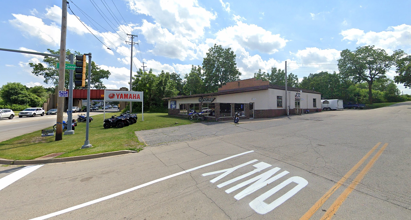 1000 S Eastwood Dr Woodstock, IL 60098 Retail Property for Sale on