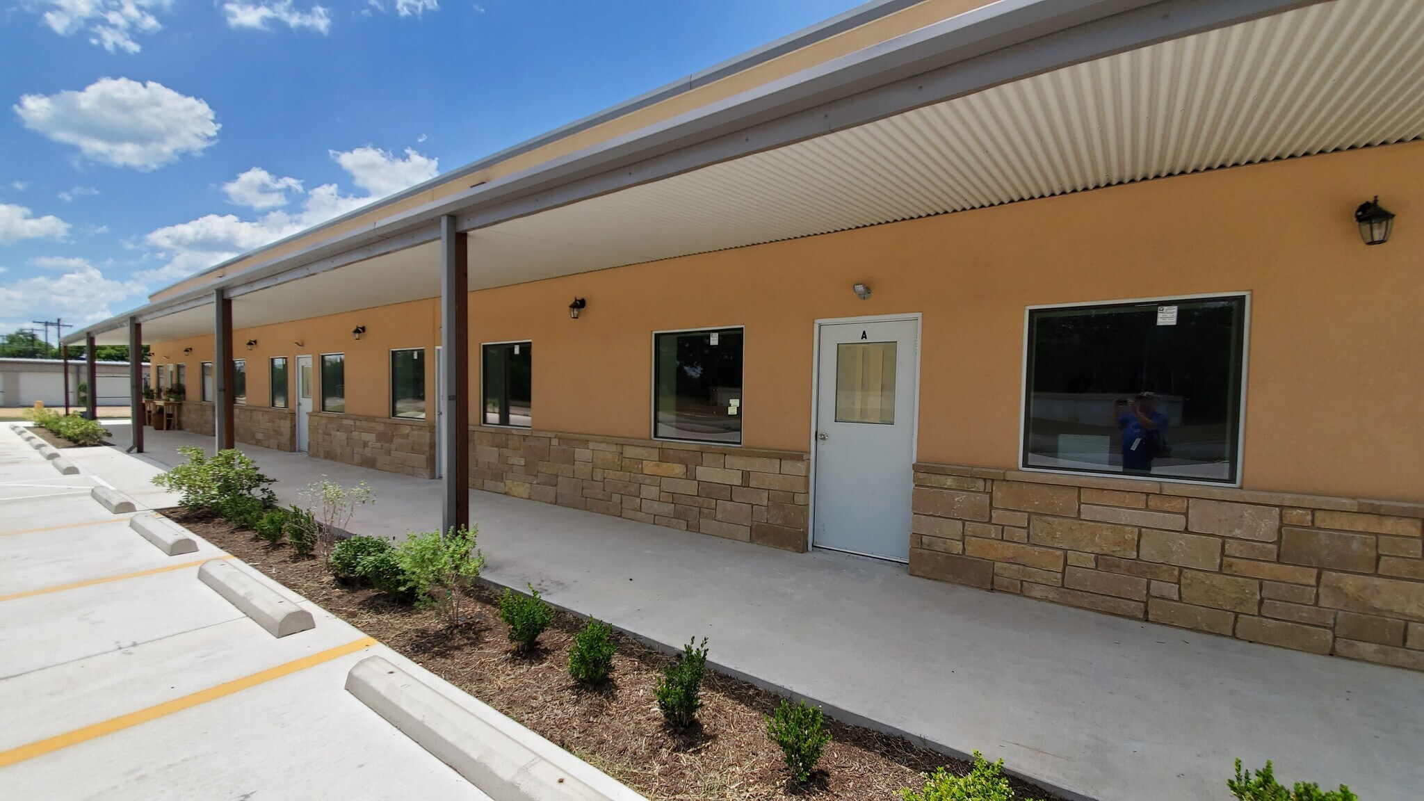 301 S Franklin St, Holland, TX for Sale
