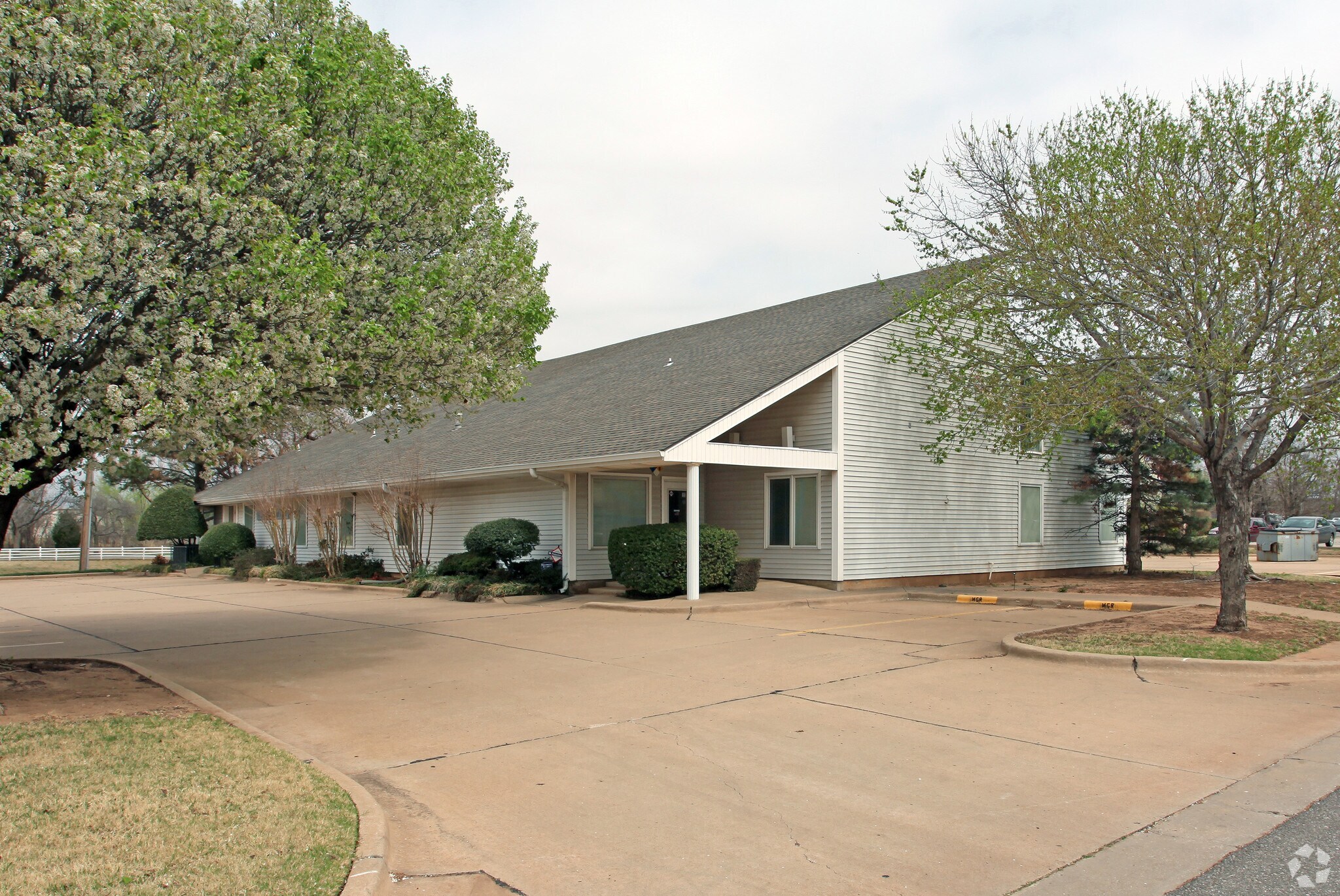 1224 S Kelly Ave Edmond, OK 73003 Office Property for Sale on
