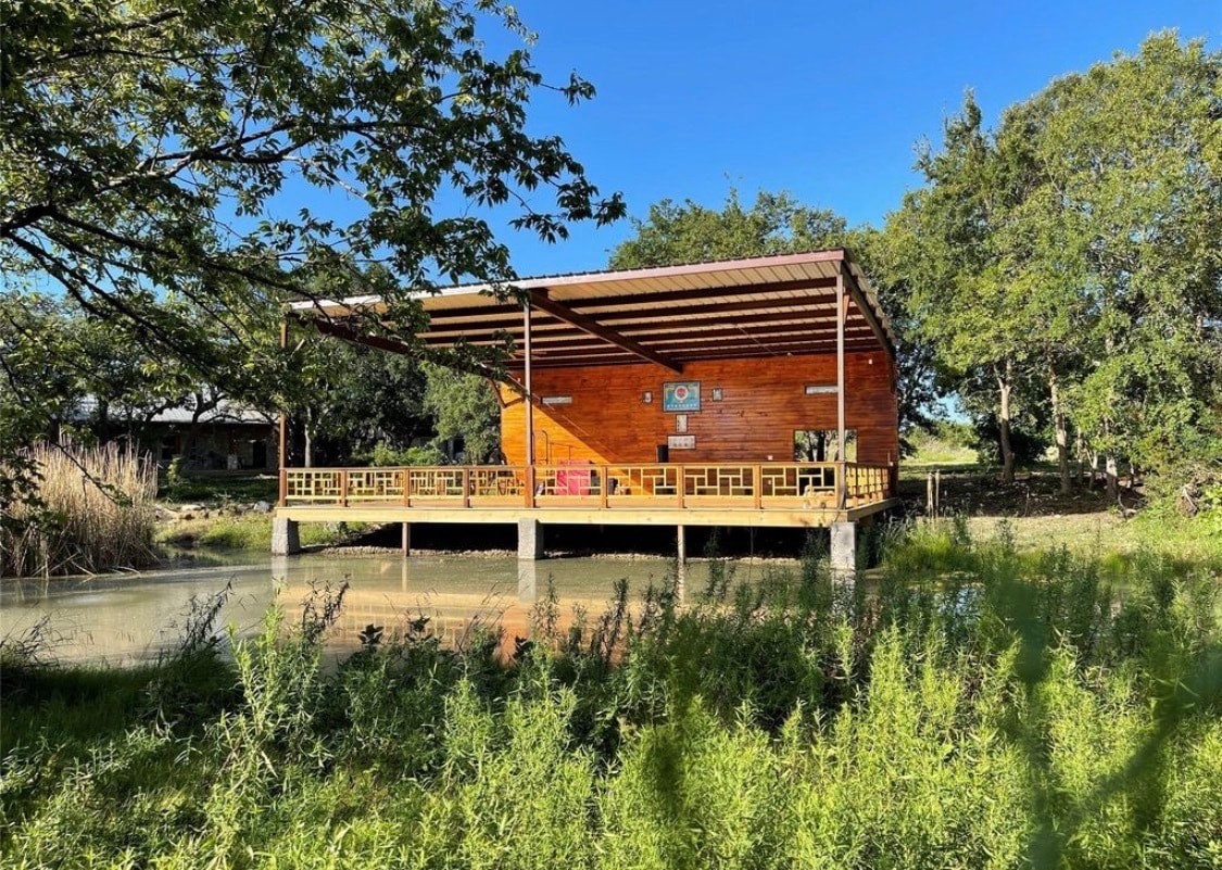 100 Mockingbird Hl, Leander, TX for Sale