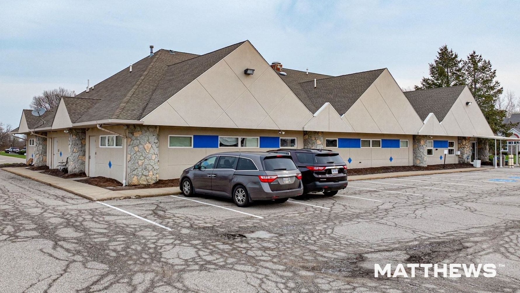 5316 Hoag Dr, Elyria, OH for Sale