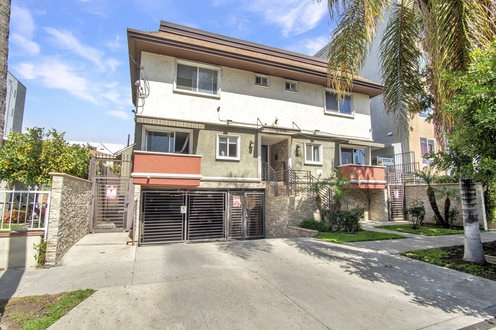 11063 Cumpston St, North Hollywood, CA for Sale