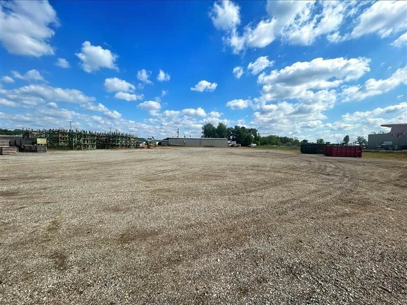 881 Lakota Ln, Bristol, IN for Rent