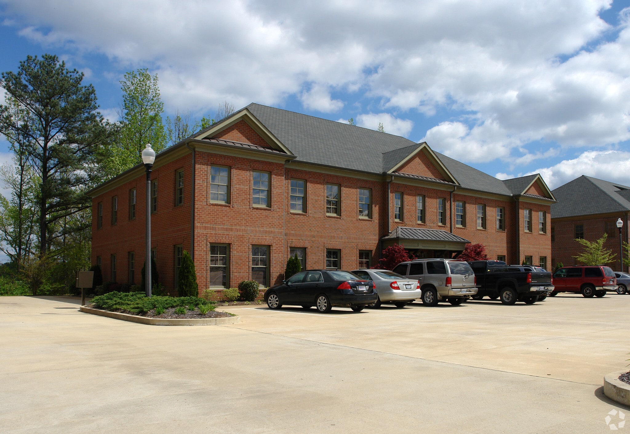 925 Sharit Ave, Gardendale, AL for Rent
