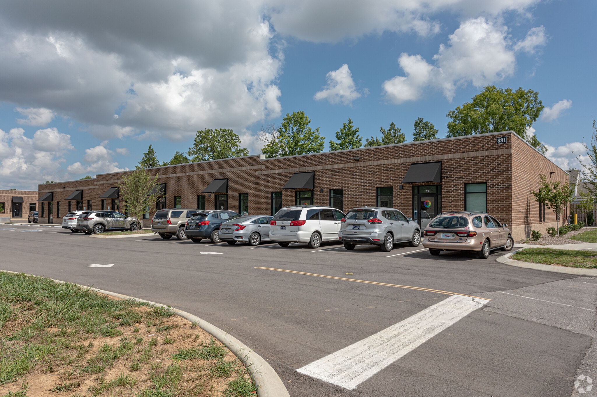 881 Seven Oaks Blvd, Smyrna, TN for Rent
