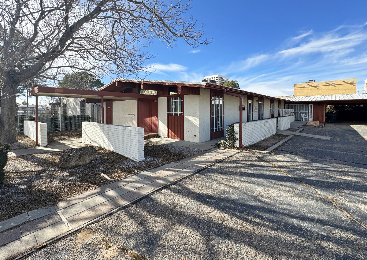 217 Palomas Dr NE, Albuquerque, NM for Sale