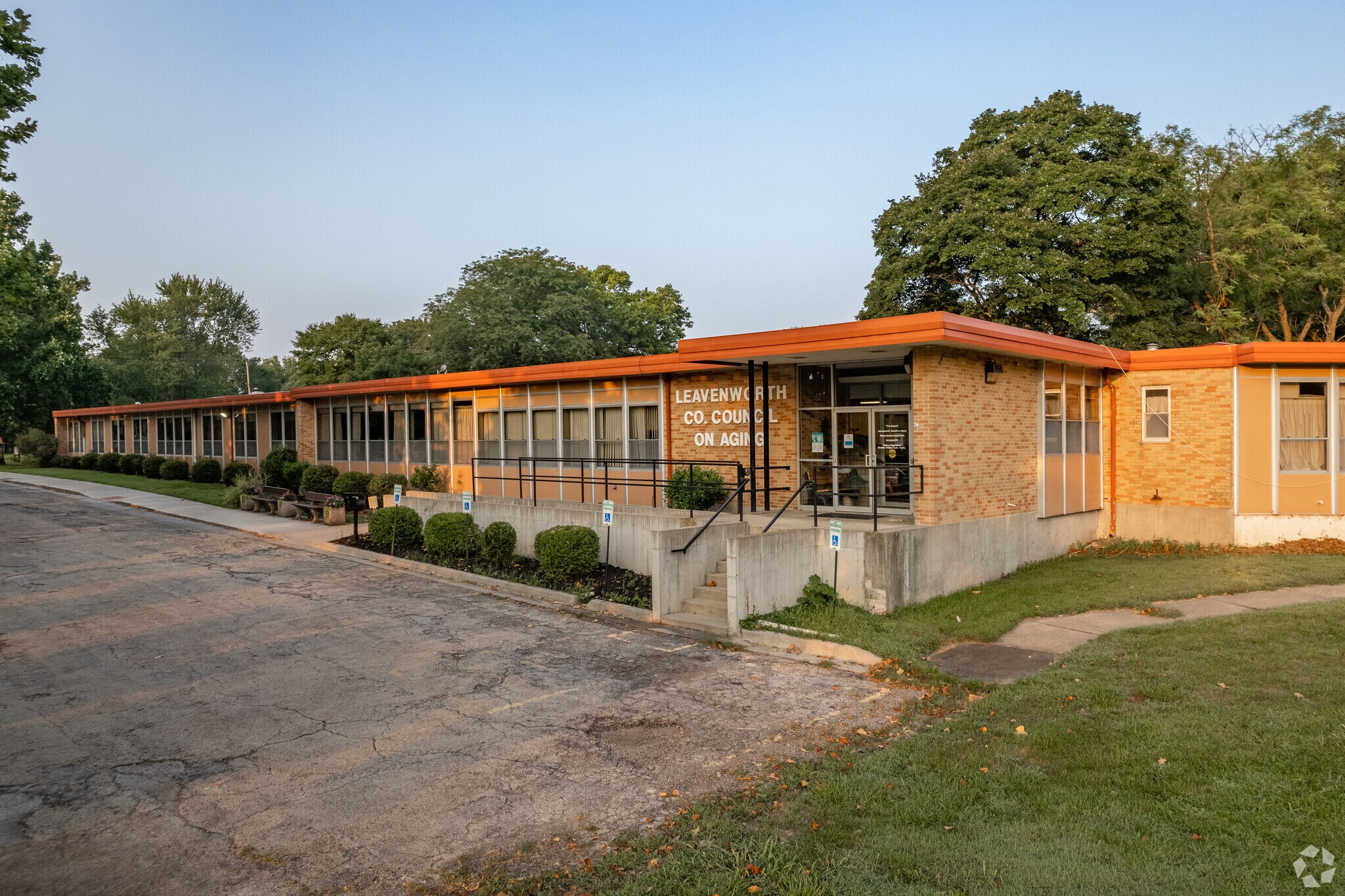 1830 S Broadway St Leavenworth, KS 66048 Specialty Property for Sale