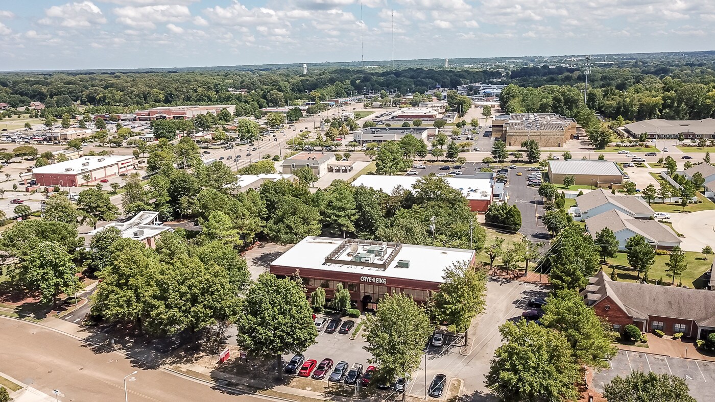 2868 Summer Oaks Dr, Bartlett, TN for Sale