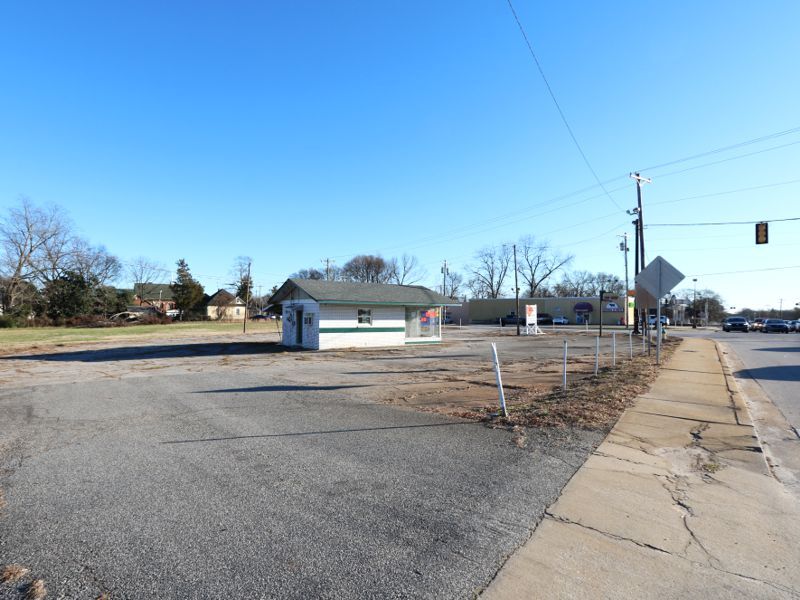 401 E Poinsett St, Greer, SC for Rent