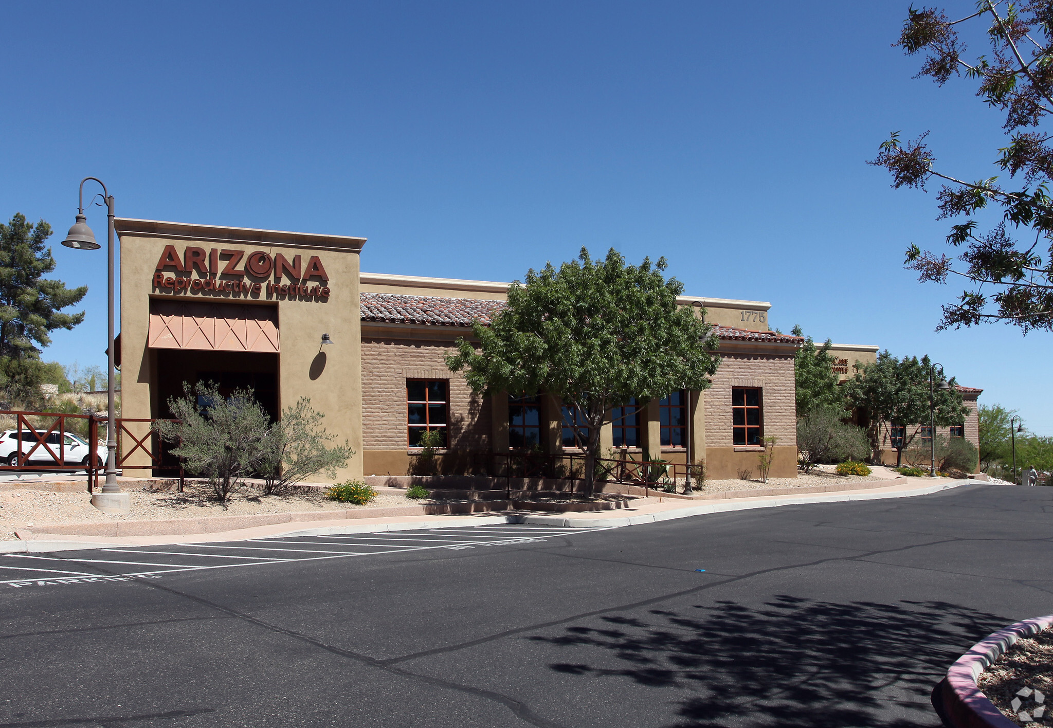 1775 E Skyline Dr, Tucson, AZ for Rent