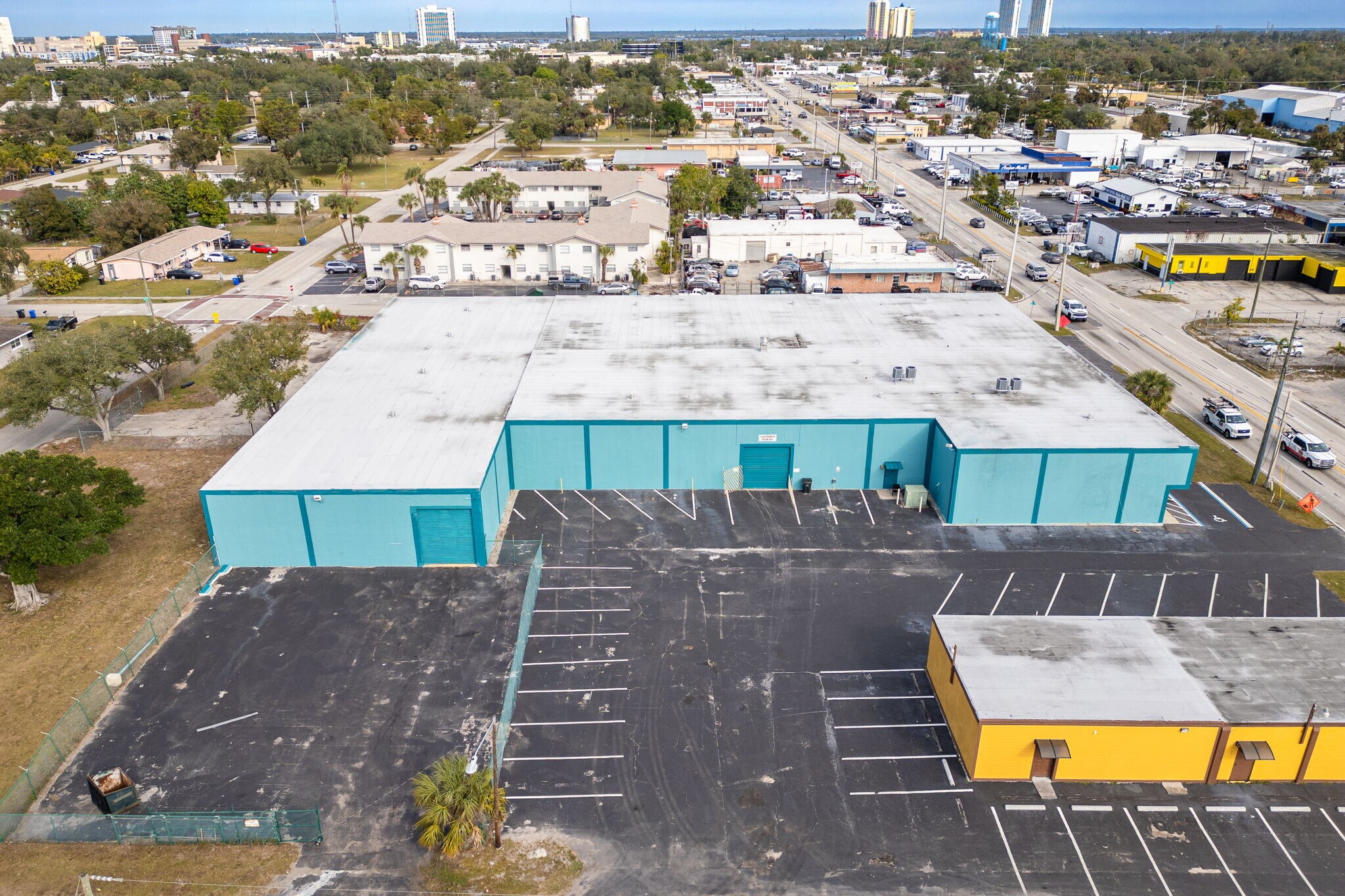 2546-2578 Fowler St, Fort Myers, FL for Rent