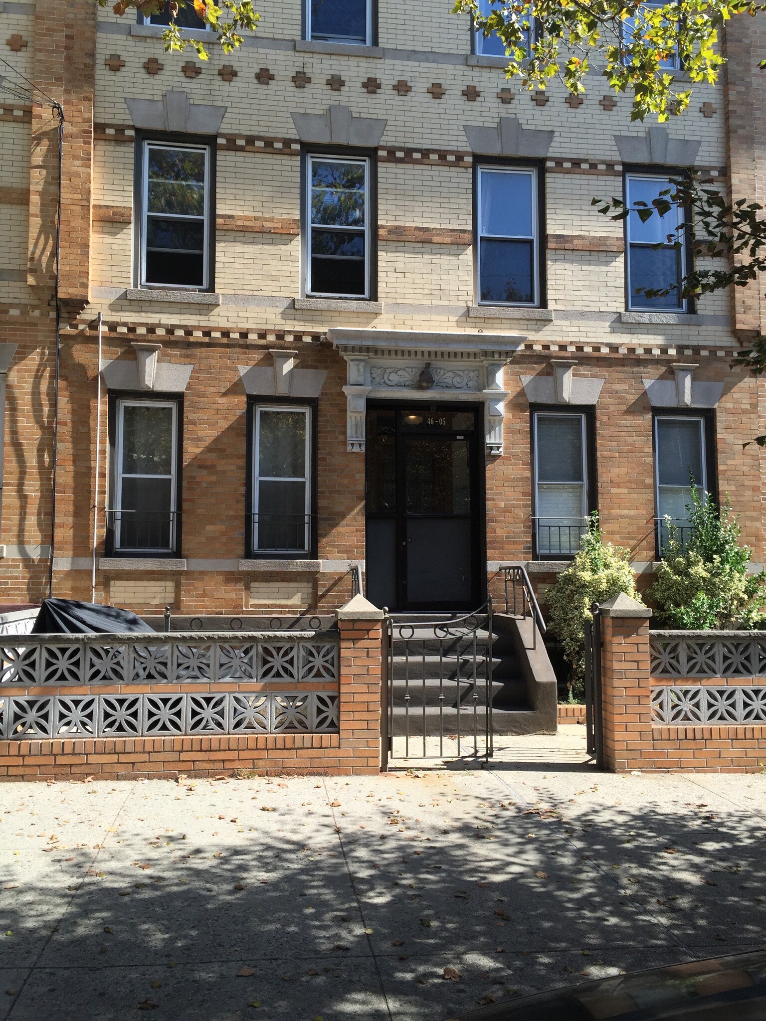 4605 30th Ave, Astoria, NY for Sale