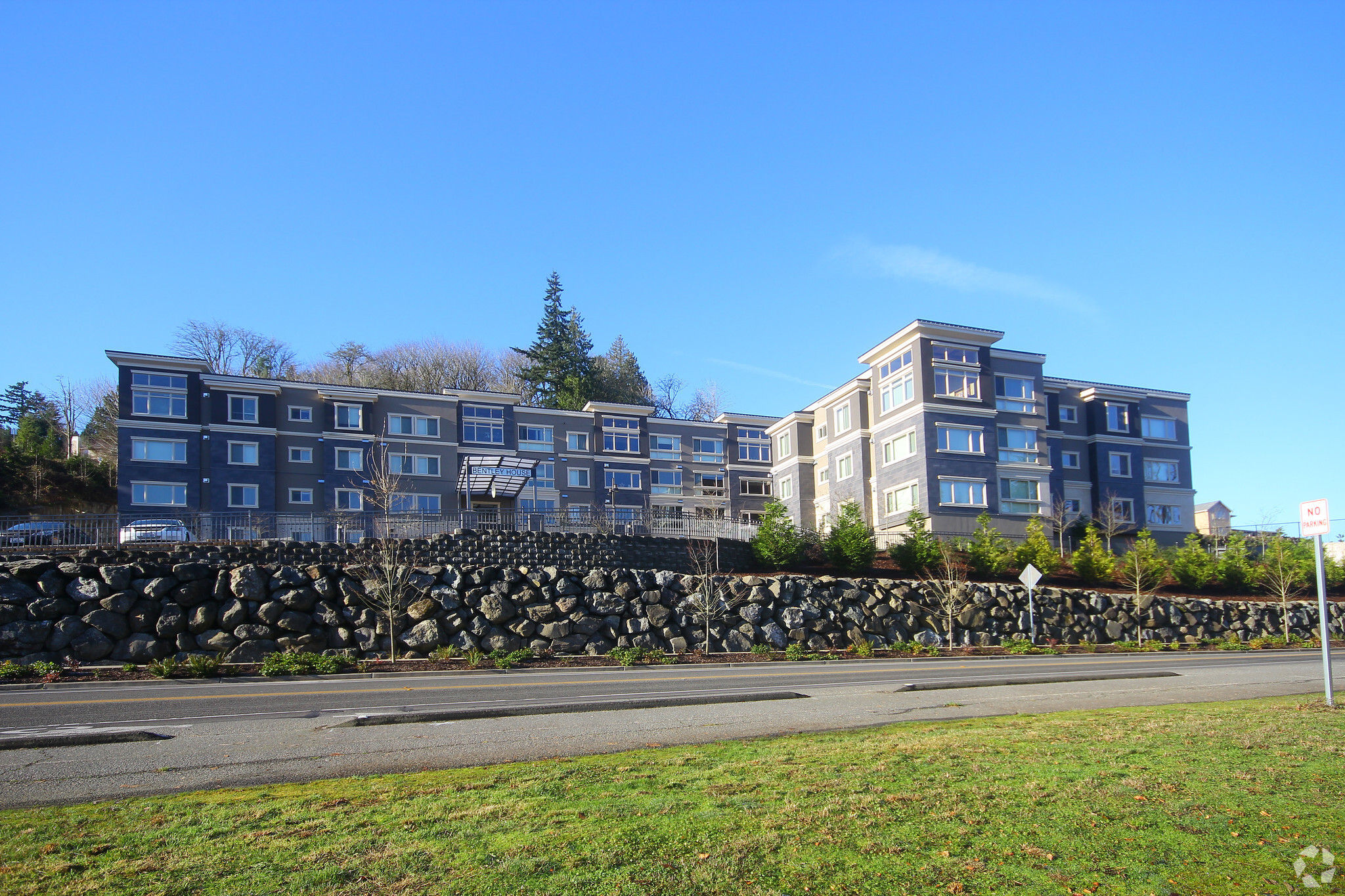 2700 NW Pine Cone Dr, Issaquah, WA for Rent