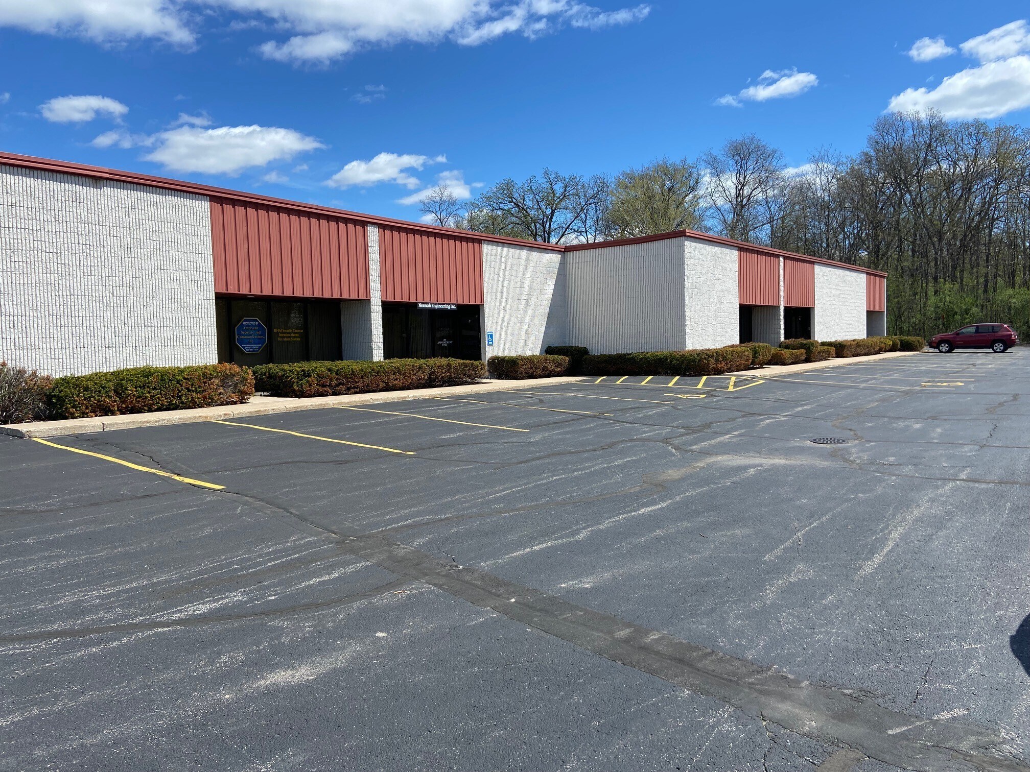 2418 Industrial Dr, Neenah, WI for Rent