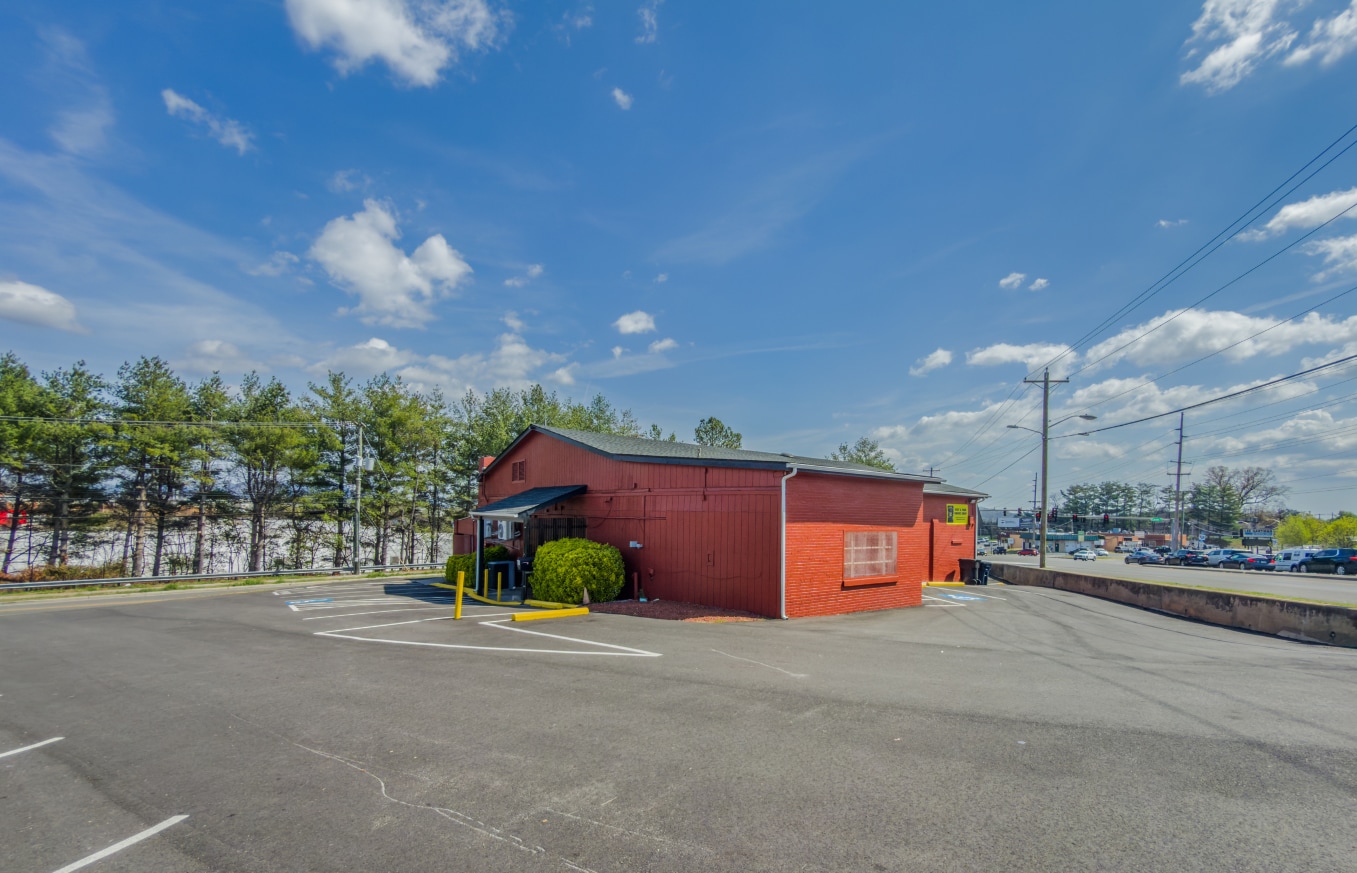 3312 Cove Rd NW, Roanoke, VA for Rent