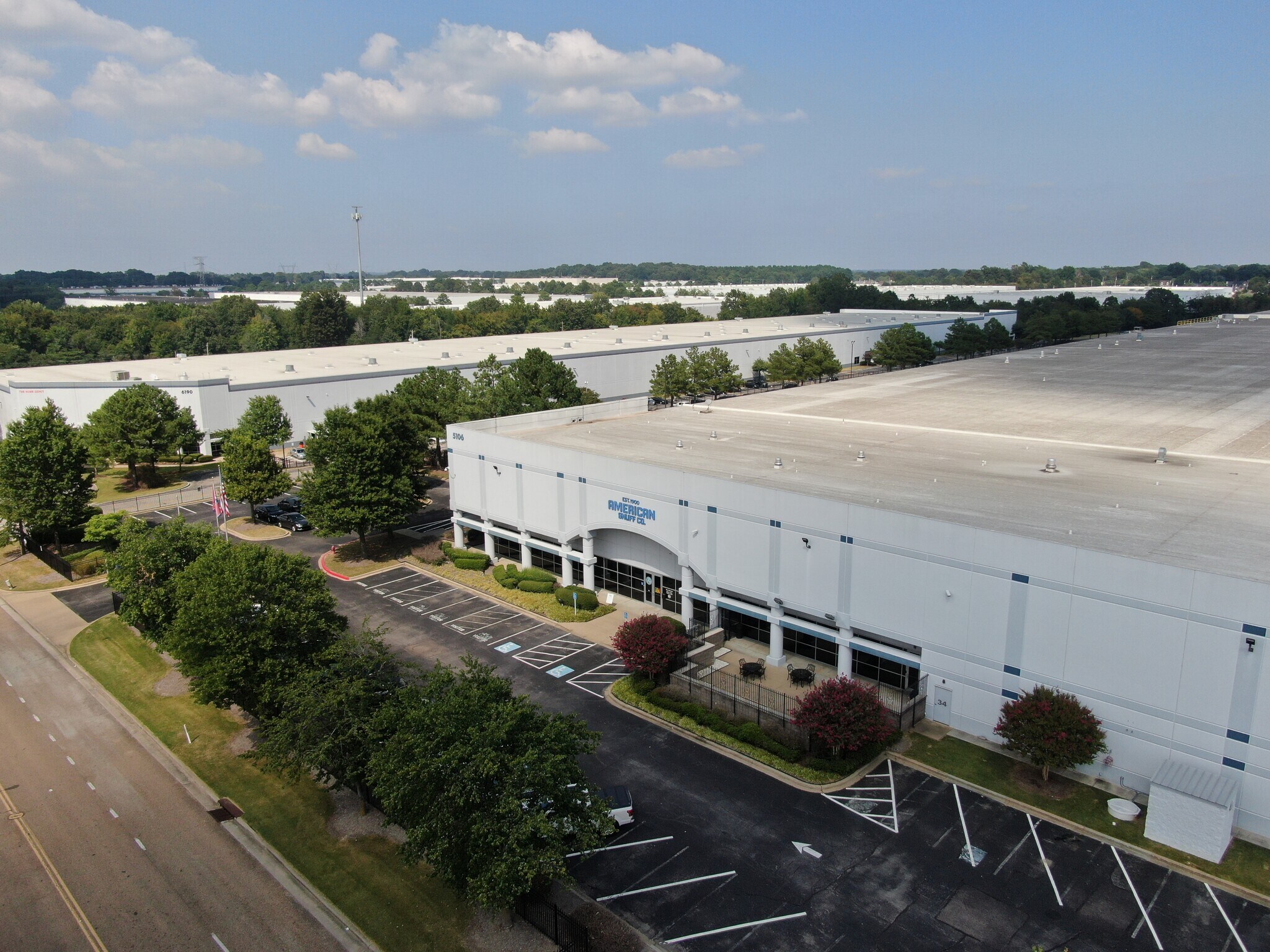 5106 Tradeport Dr Memphis, TN 38141 Industrial Property for Sale on