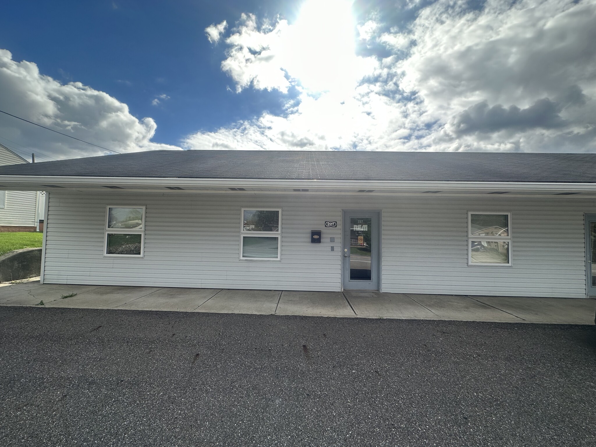 227 Rockdale Rd, Follansbee, WV for Rent