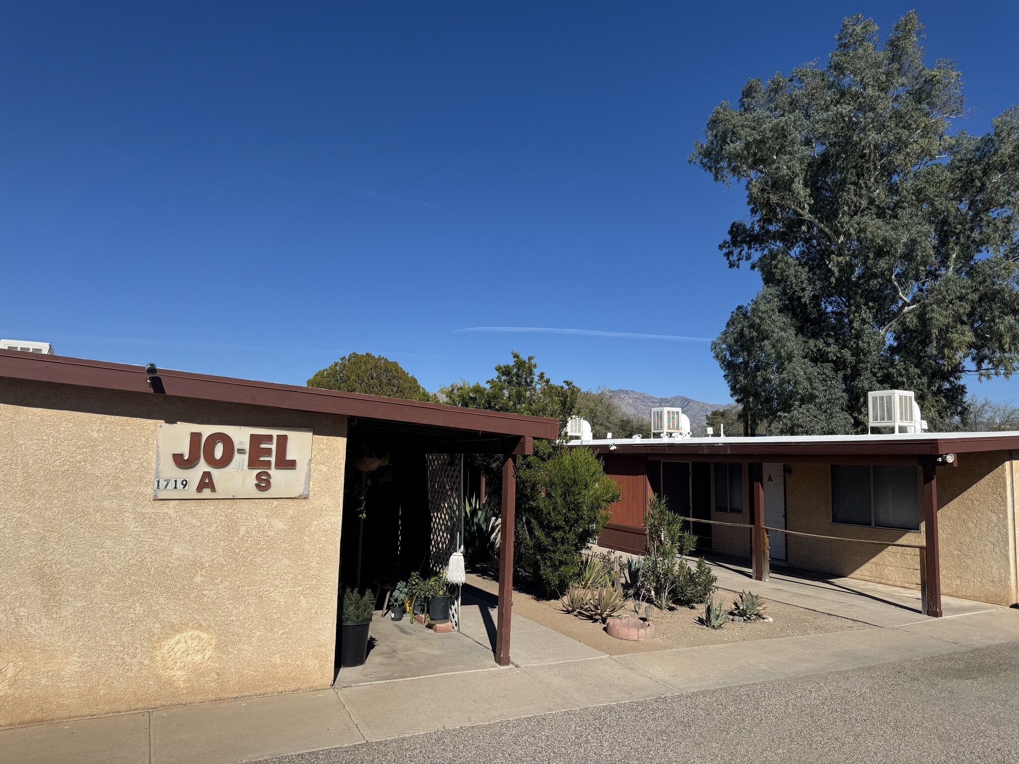 1715 E Blacklidge Dr, Tucson, AZ for Sale