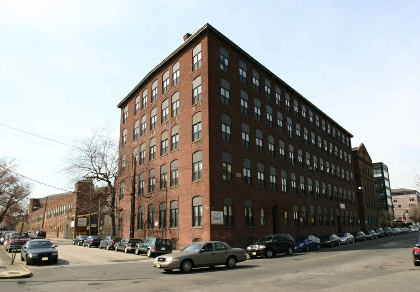 418 Grand St, Paterson, NJ for Rent