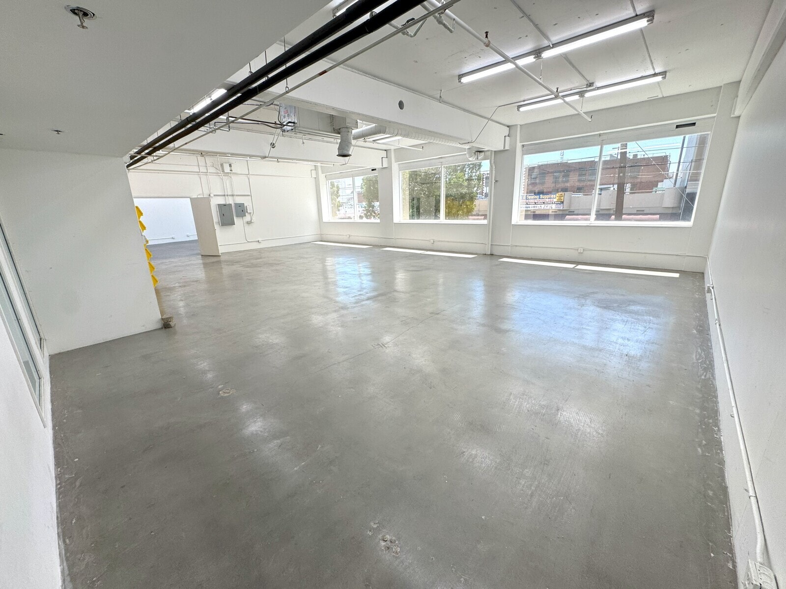 305 E 9th St, Los Angeles, CA for Rent