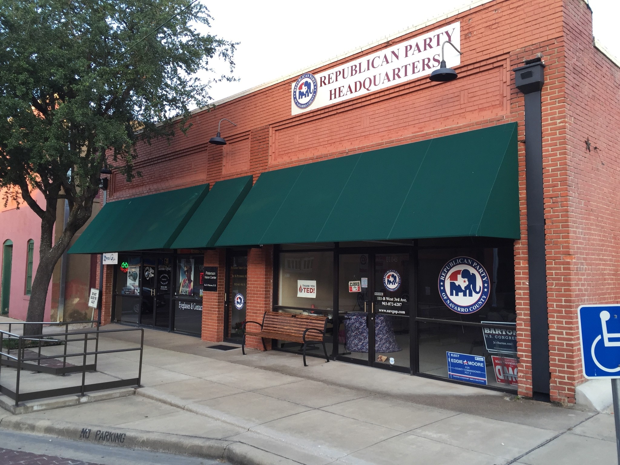 111 W 3rd Ave, Corsicana, TX for Rent