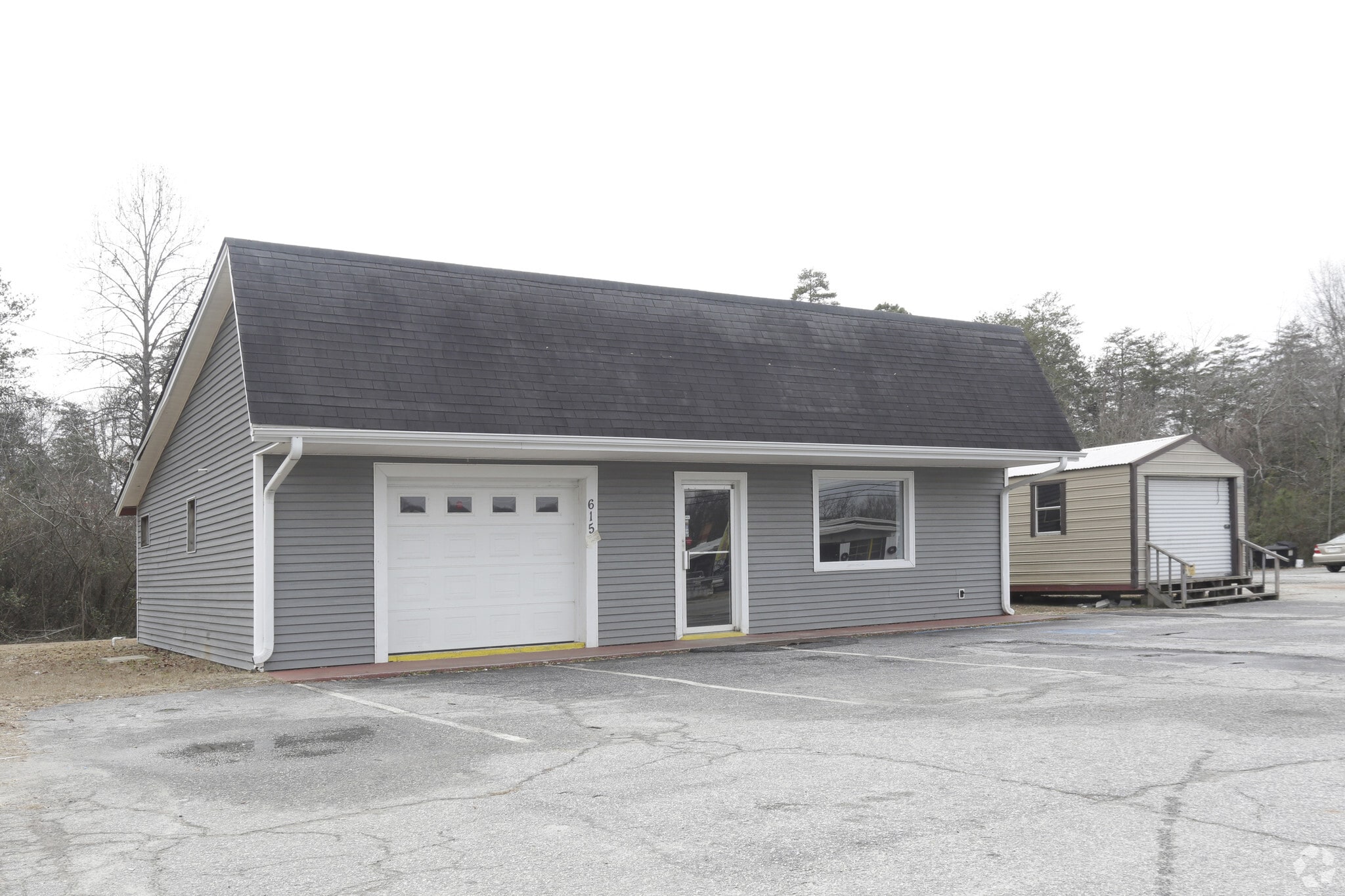 615 W North 1st St, Seneca, SC for Sale