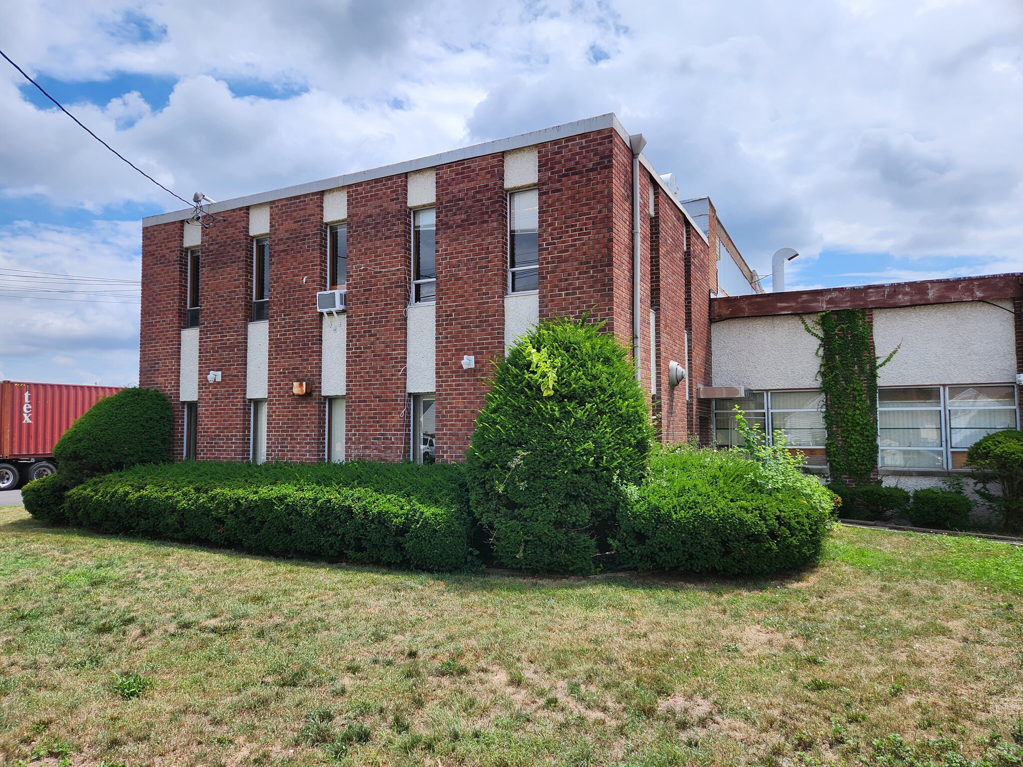 687 Lehigh Ave, Union Township, NJ for Rent