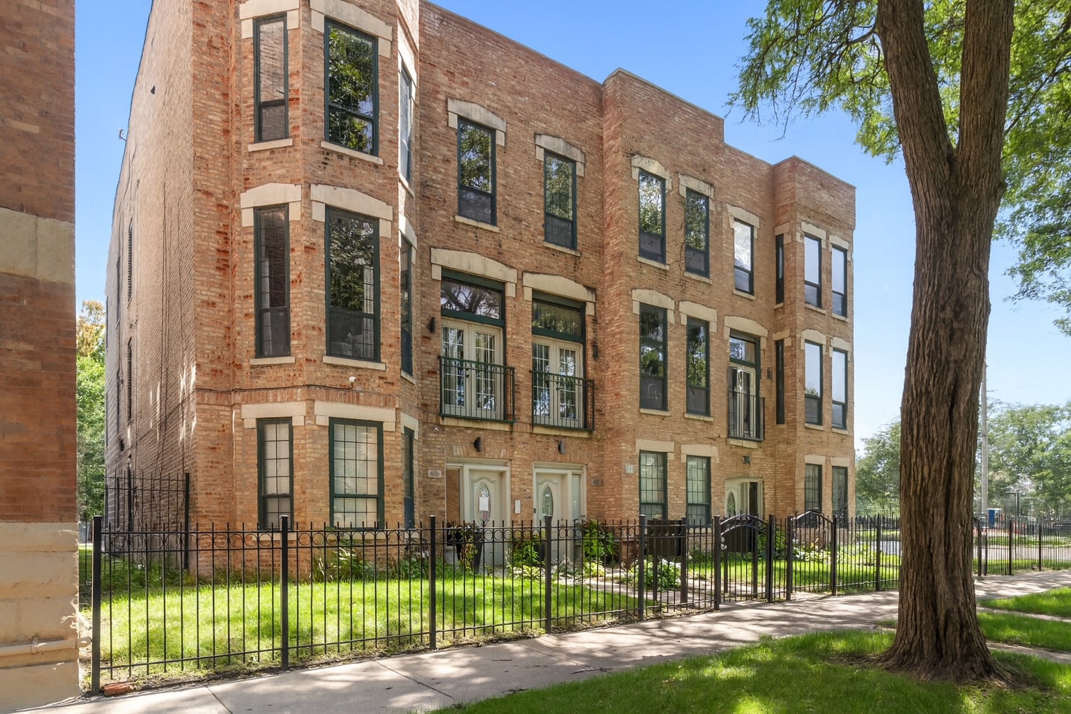 4355-4359 S Saint Lawrence Ave, Chicago, IL for Sale