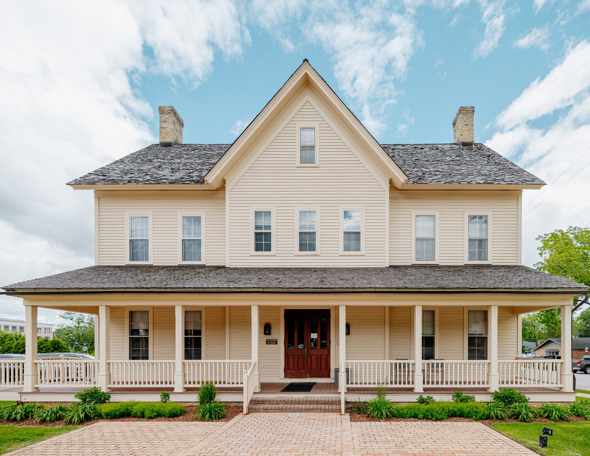 645 Wells St, Delafield, WI for Rent