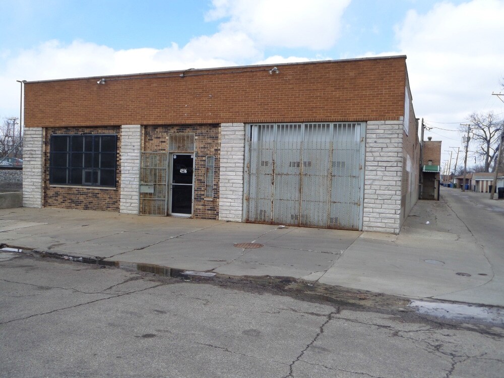 4556 W 62nd St, Chicago, IL for Sale