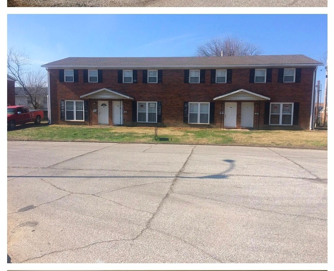 1401 Harrelton Dr, Evansville, IN for Sale