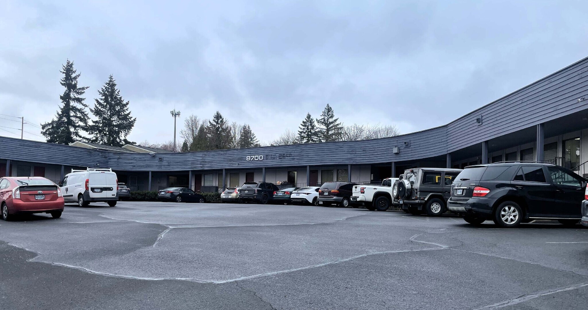 8700 SW Barbur Ct, Portland, OR for Rent