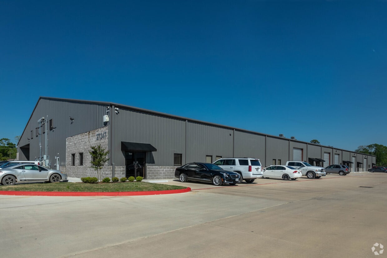 27359 W Hardy Rd, Spring, TX for Rent