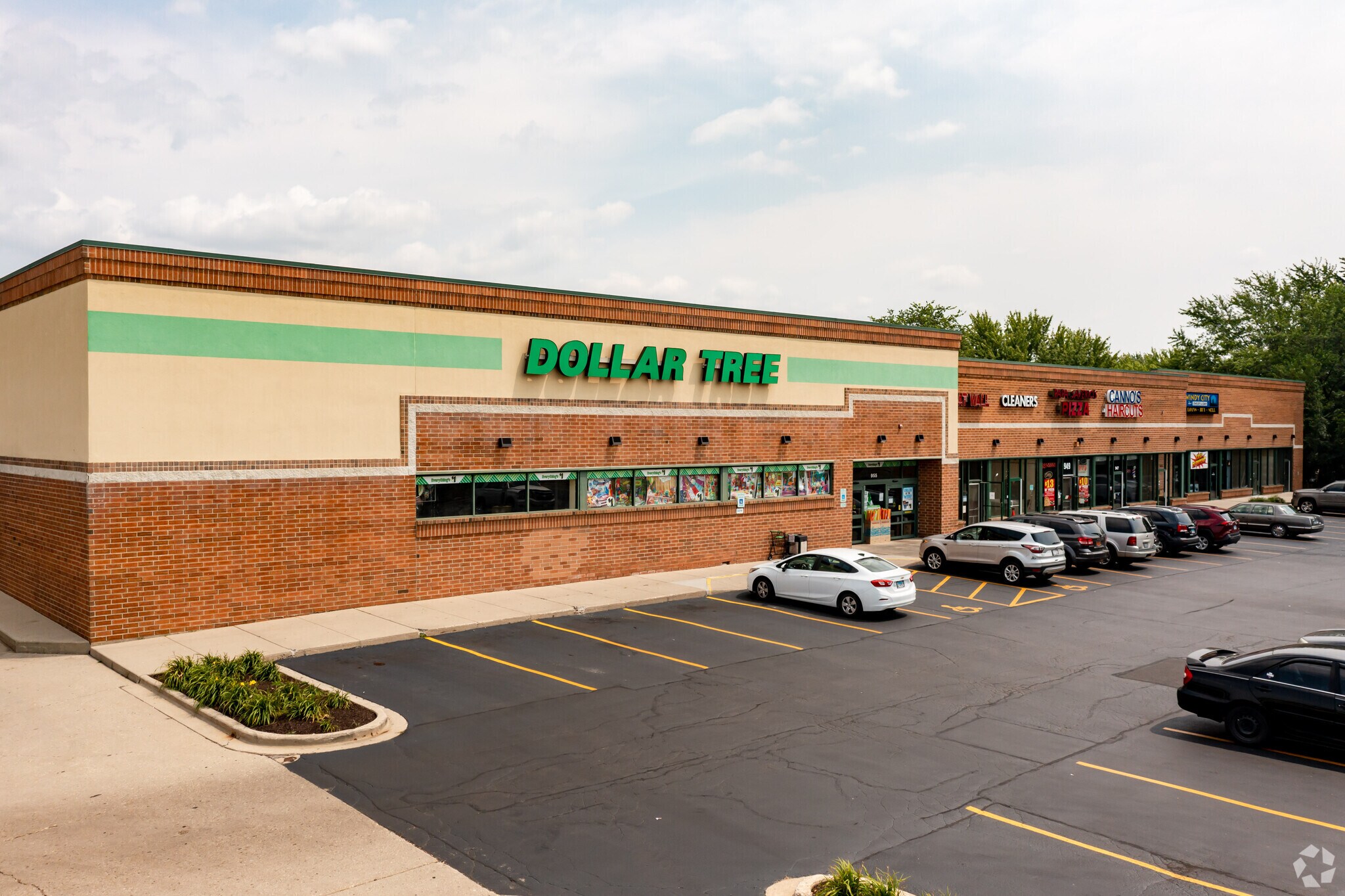 943-955 N McLean Blvd, Elgin, IL for Rent