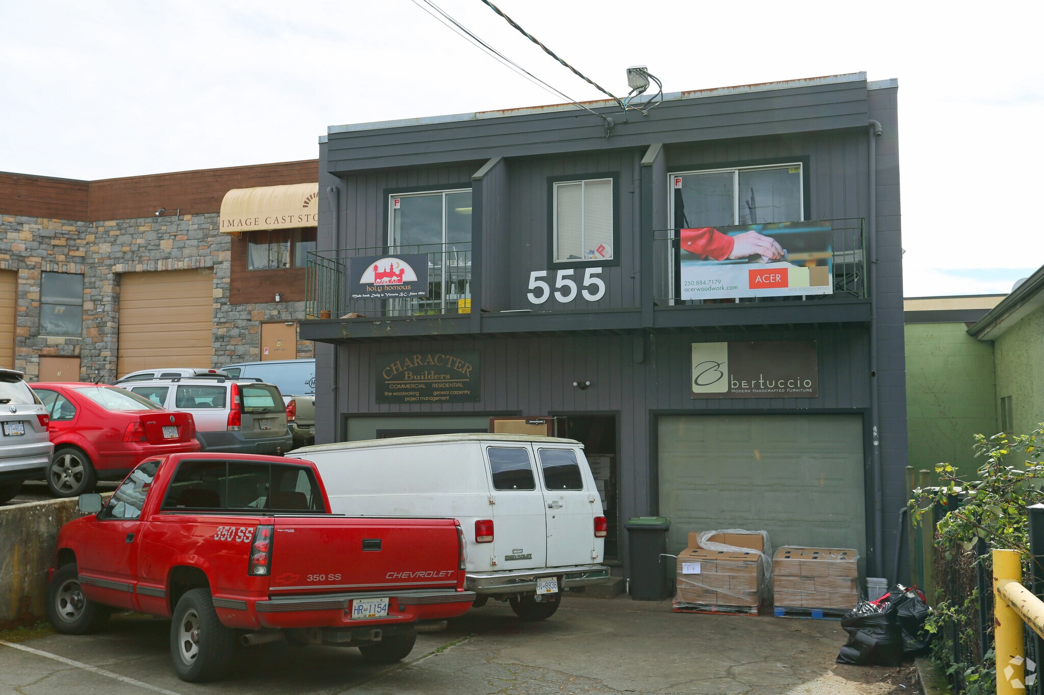 555 Hillside Ave, Victoria, BC for Sale