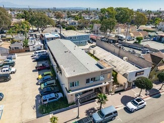 Huntington Beach, CA Storefront Retail/Residential - 526 Main St