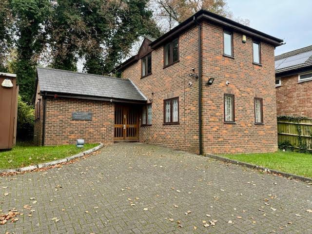 150 West Wycombe Rd, High Wycombe, BKM for Rent