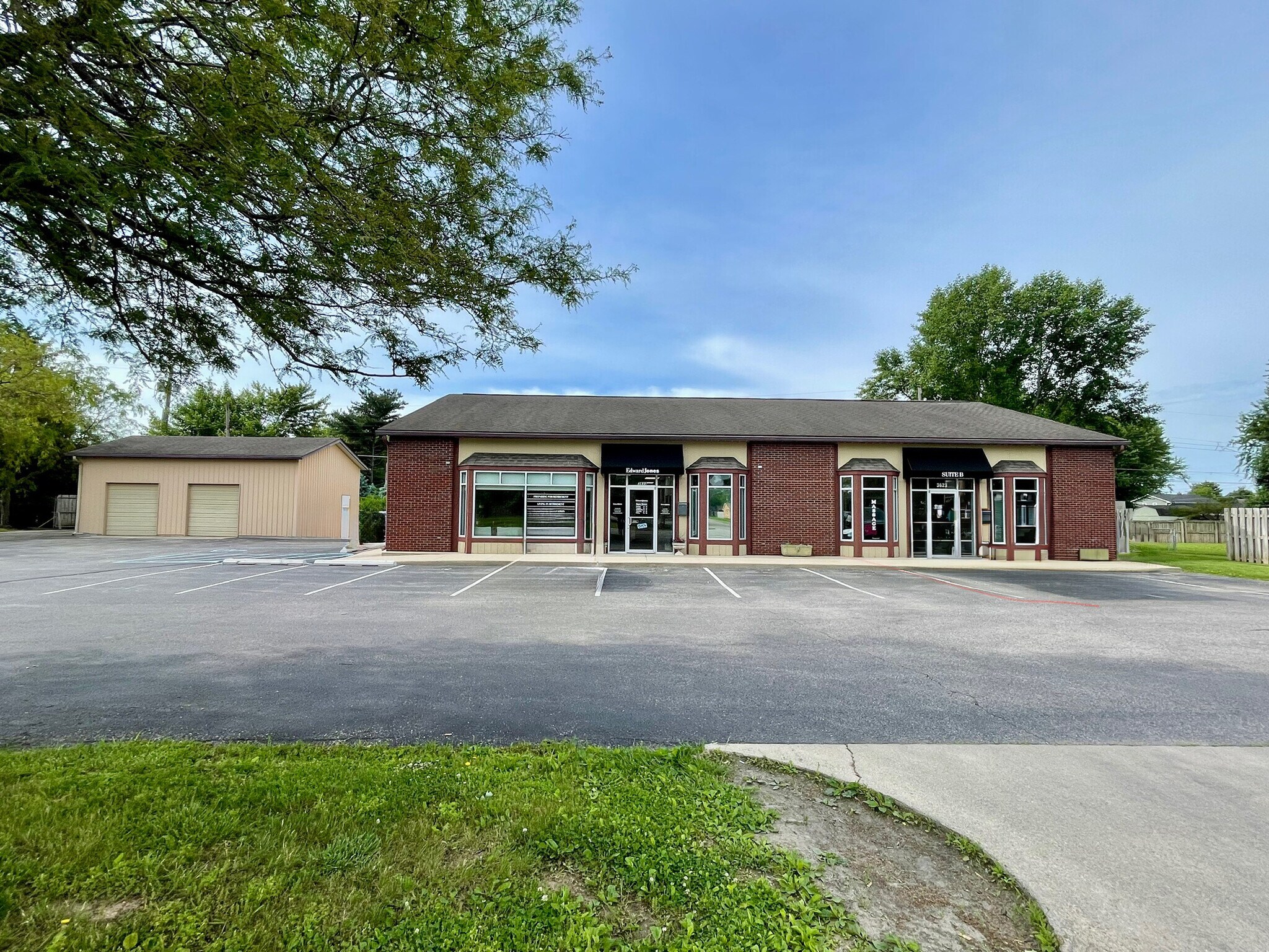 3633 25th St, Columbus, IN for Sale