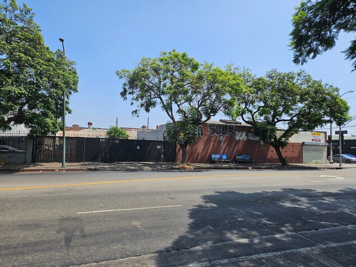 3320 S Broadway, Los Angeles, CA for Rent
