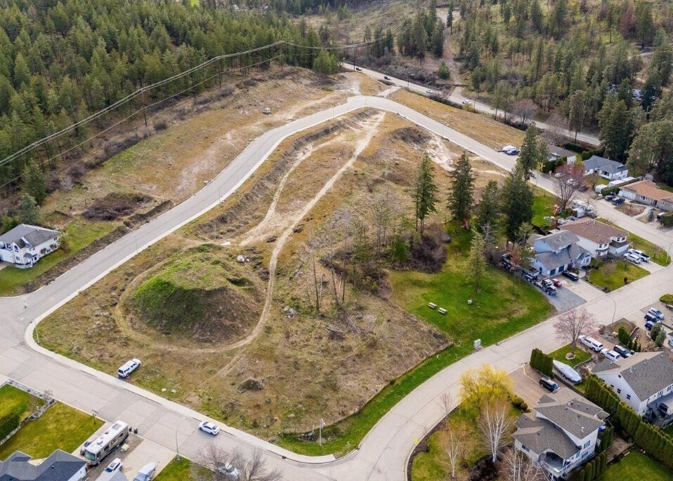 4345 Glenmore Rd N, Kelowna, BC for Sale