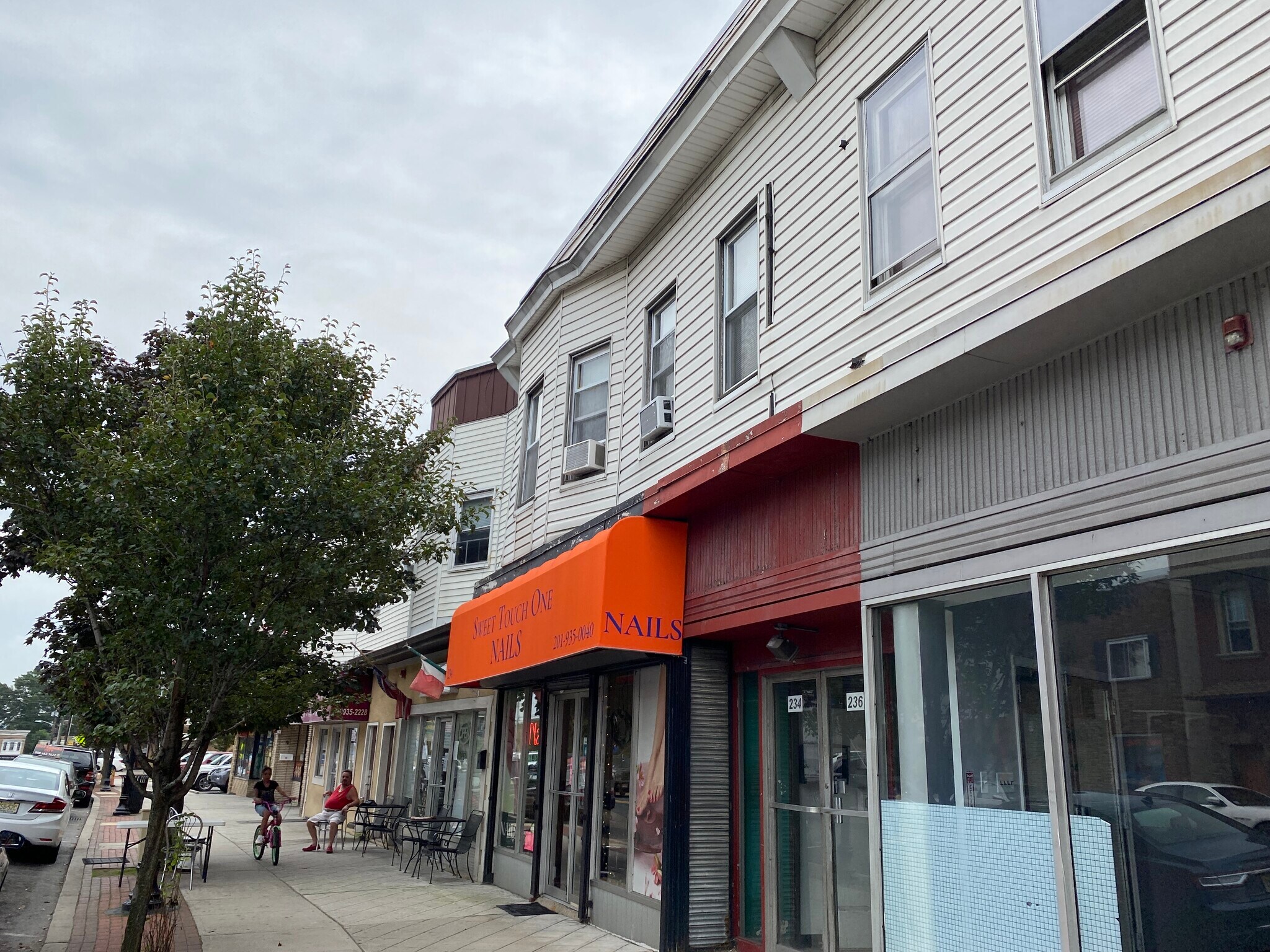 236 Paterson Ave East Rutherford, NJ 07073 Retail Property for Lease
