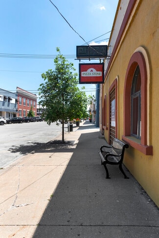 Momence, IL Restaurant - 119 W Washington St