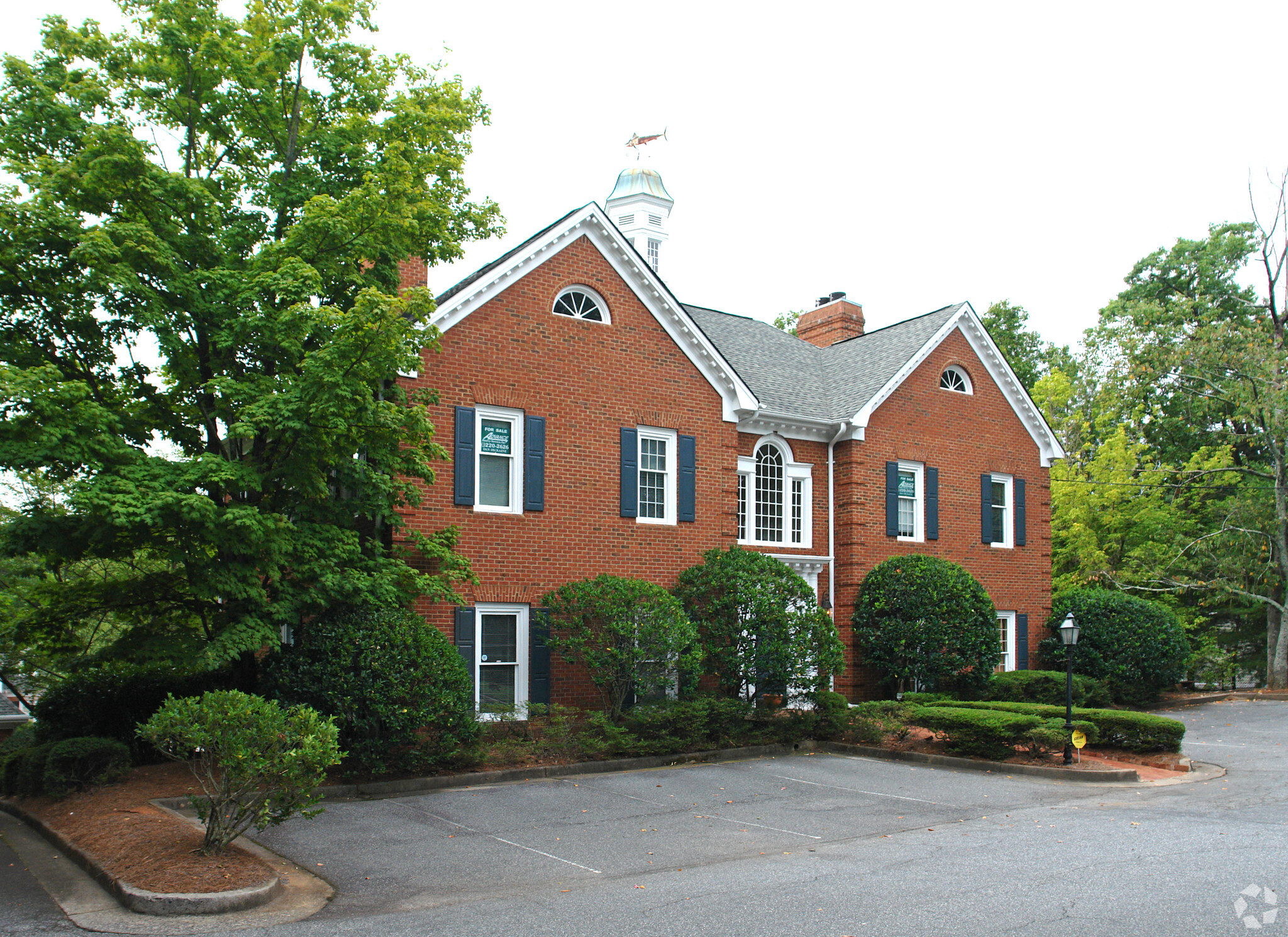 8097 Roswell Rd, Atlanta, GA for Rent