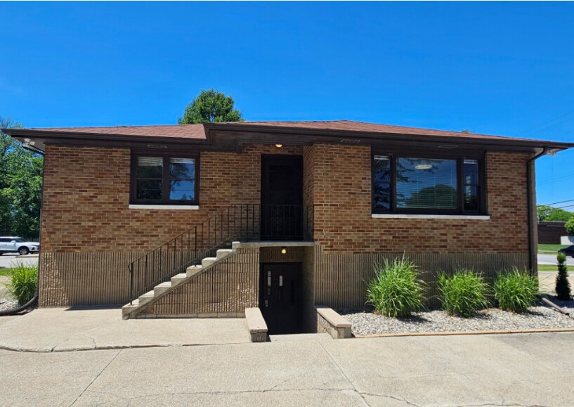 2708 45th Ave, Highland, IN for Sale