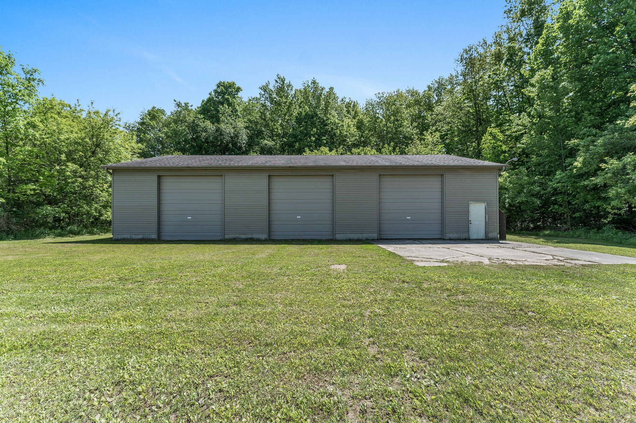 5429 Hopkins Rd, Flint, MI for Sale