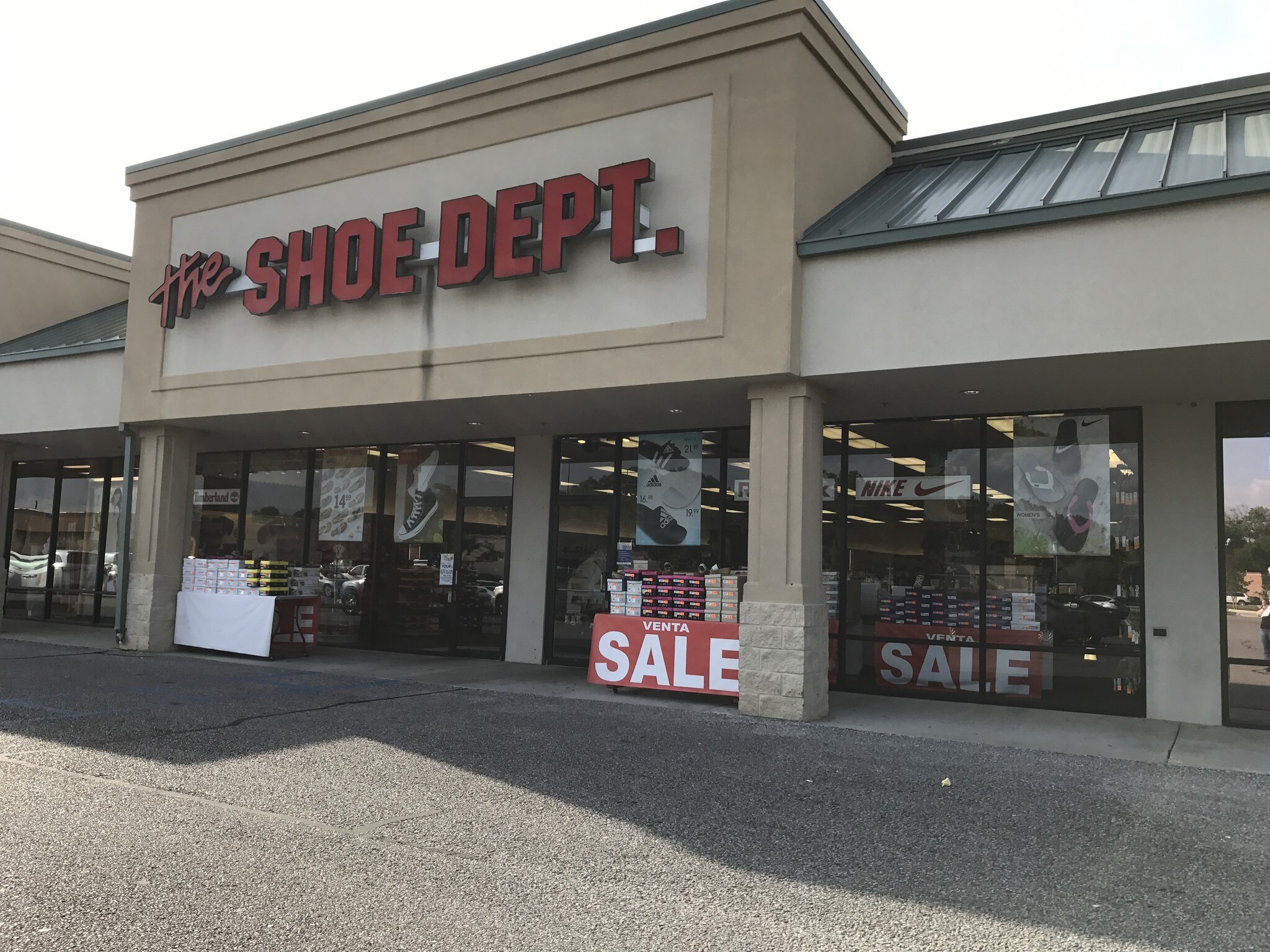 5647 Main St, Zachary, LA for Rent