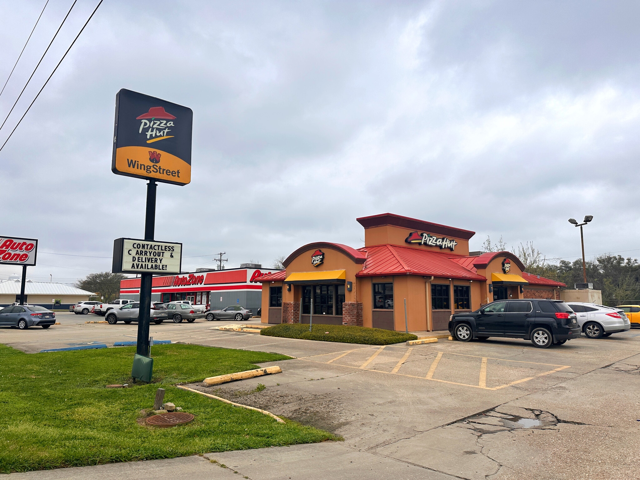 635 E Admiral Doyle Dr, New Iberia, LA for Rent