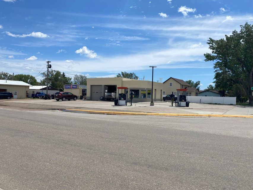 4 6th St, Culbertson, MT for Sale